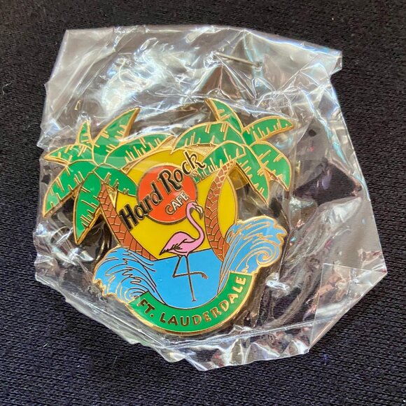 Lapel Collector Pin Hard Rock Cafe Ft Lauderdale Florida Flamingo Palm Tree NEW - Picture 1 of 2